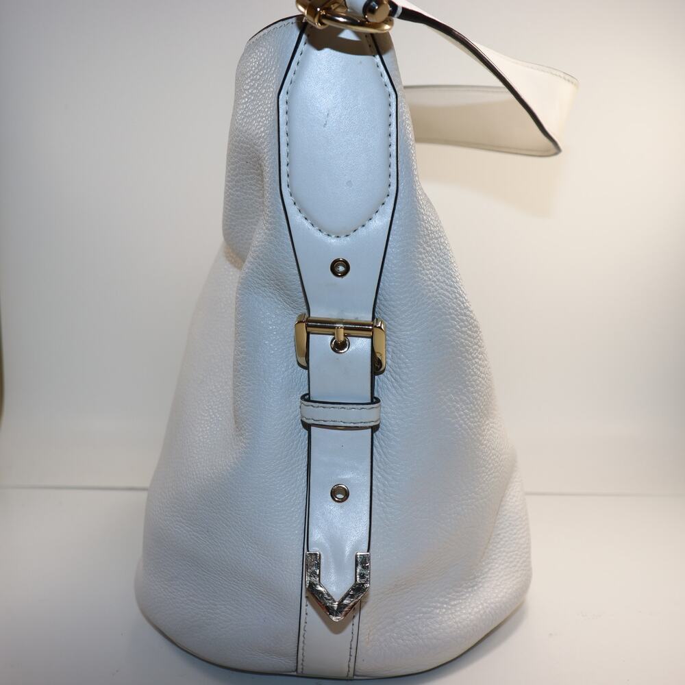 Michael Kors White Bucket Shoulder Bag EUC - Picture 4 of 7